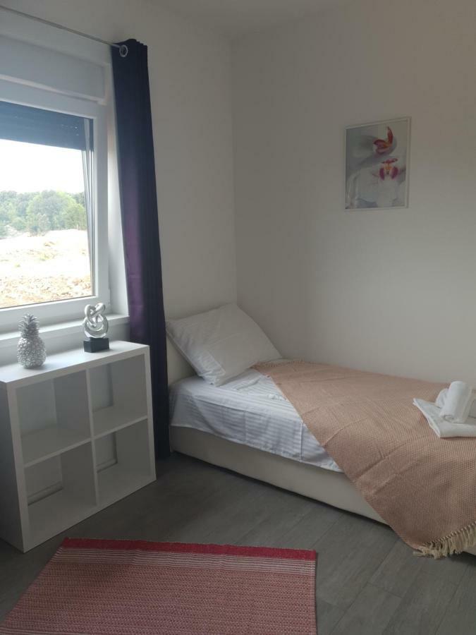 Black&white Apartment *